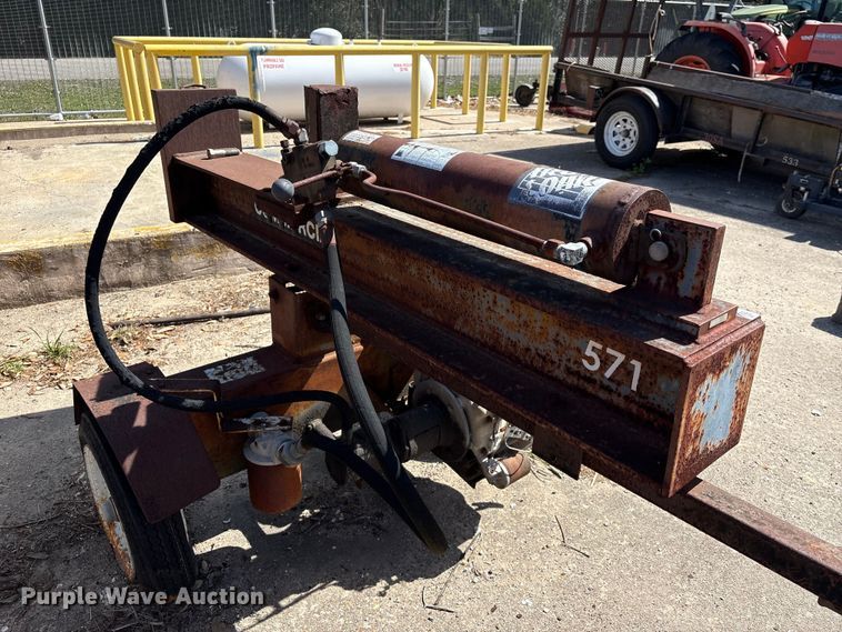 image for item EU7462 Commercial log splitter