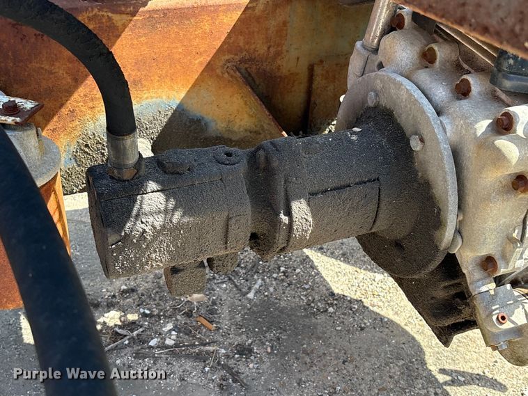 image for item EU7462 Commercial log splitter