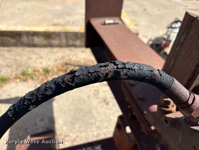 image for item EU7462 Commercial log splitter