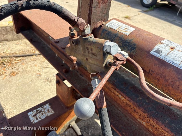 image for item EU7462 Commercial log splitter