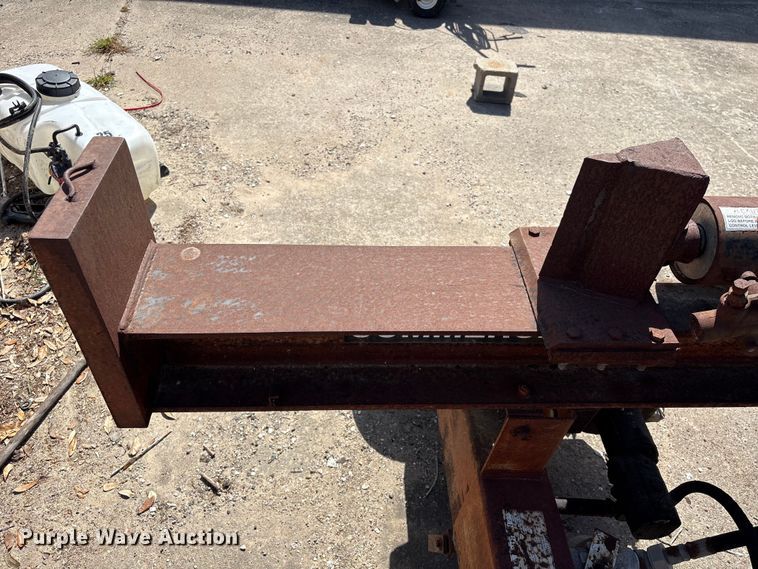 image for item EU7462 Commercial log splitter