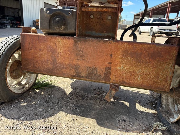 image for item EU7462 Commercial log splitter