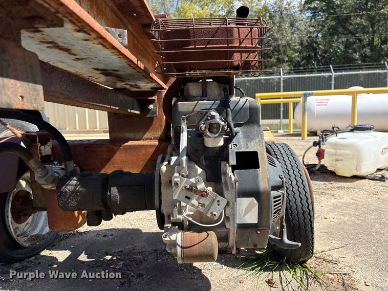 image for item EU7462 Commercial log splitter