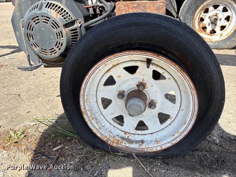 image for item EU7462 Commercial log splitter