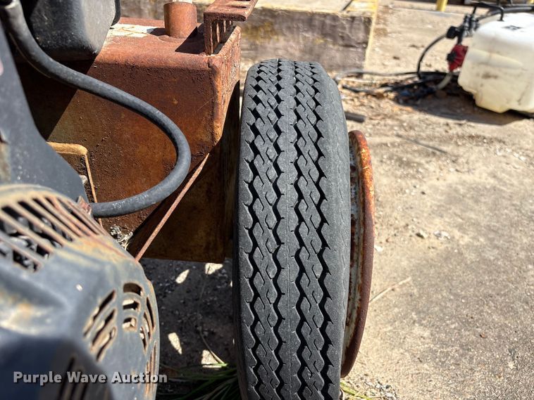 image for item EU7462 Commercial log splitter