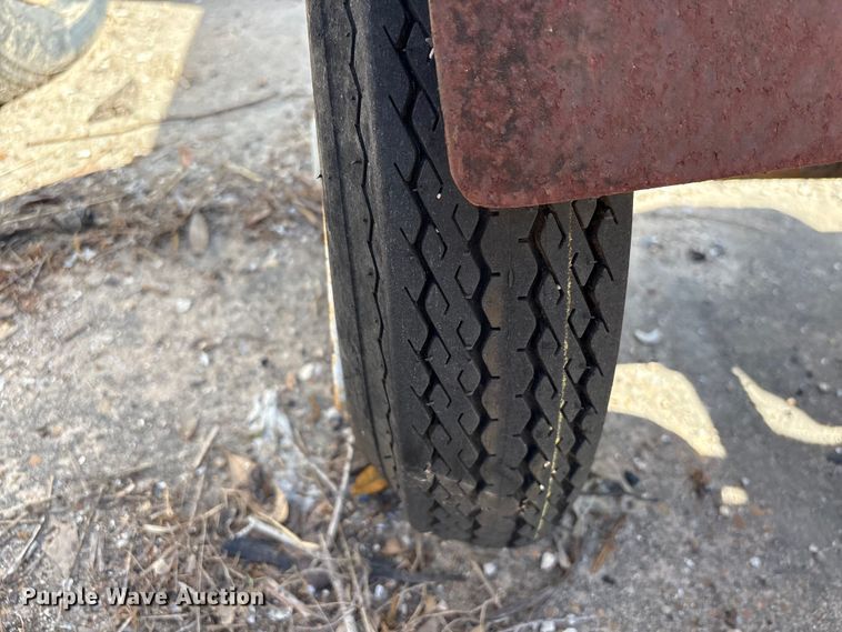 image for item EU7462 Commercial log splitter