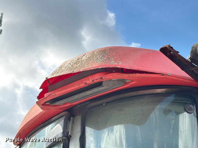 image for item EU7479 Kubota M6040 tractor