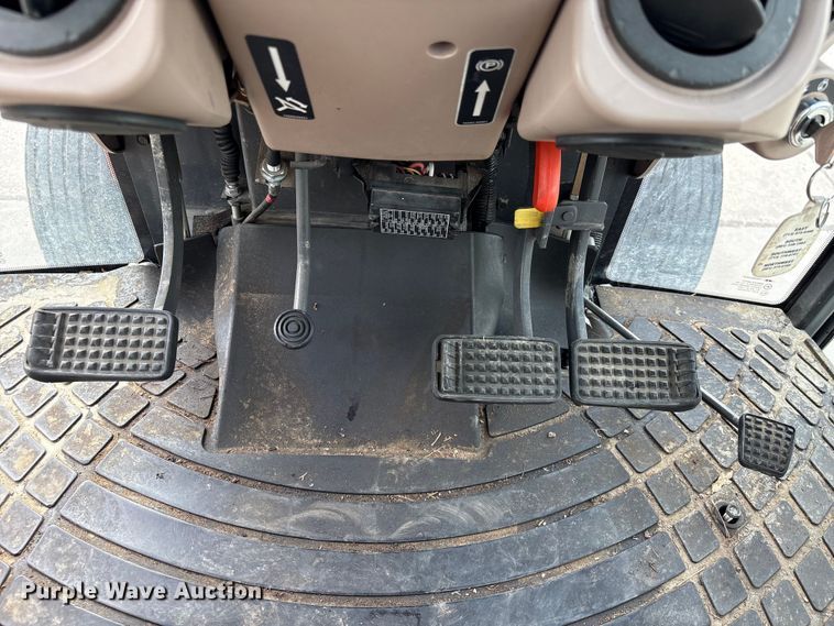 image for item EU7479 Kubota M6040 tractor