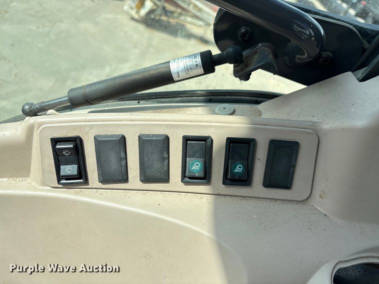 image for item EU7479 Kubota M6040 tractor