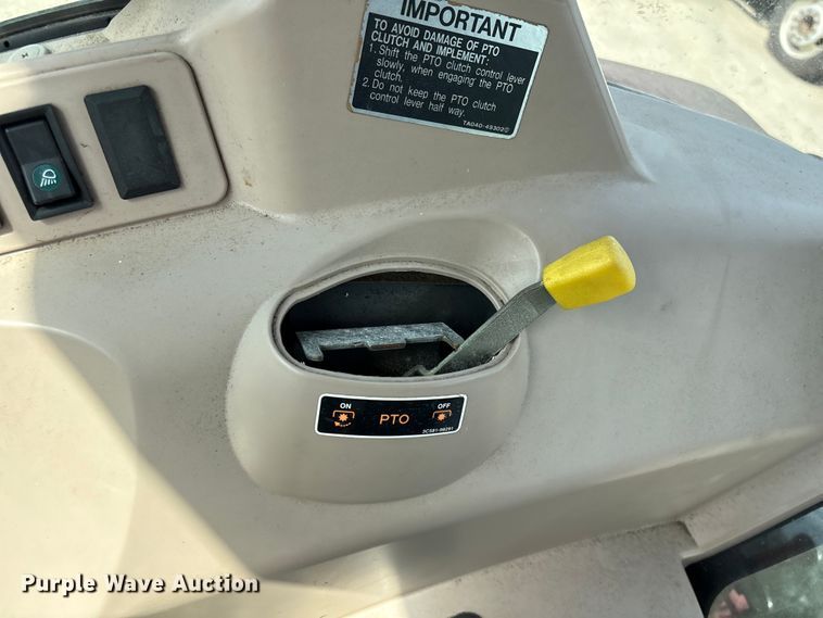 image for item EU7479 Kubota M6040 tractor