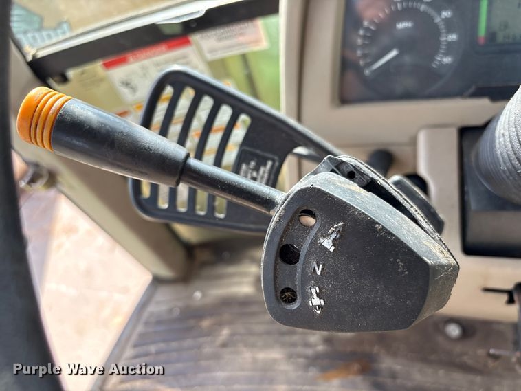 image for item EU7480 John Deere 6415 tractor