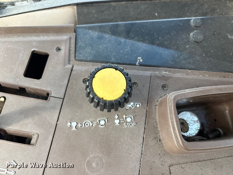 image for item EU7480 John Deere 6415 tractor