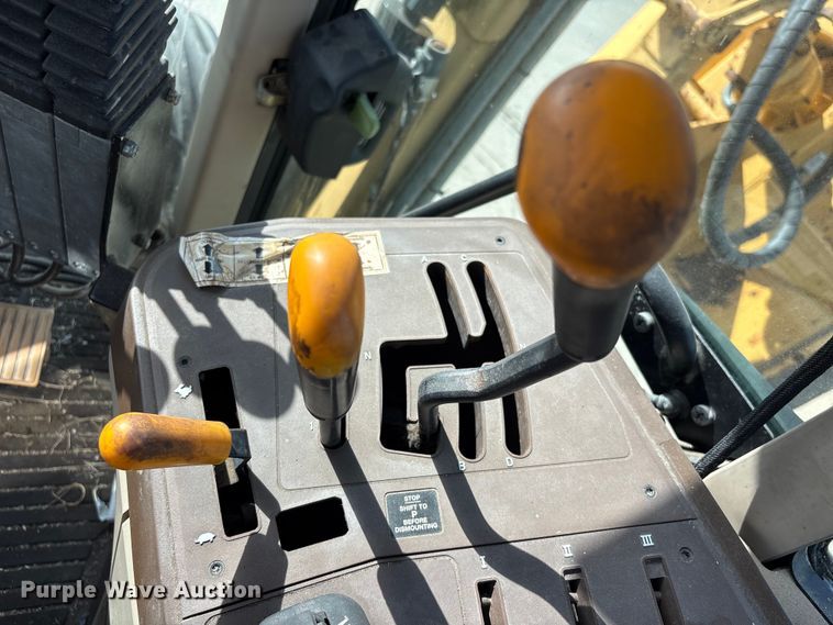 image for item EU7480 John Deere 6415 tractor