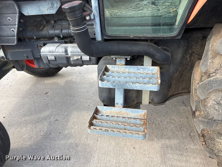 image for item EU7481 Kubota M6040 tractor