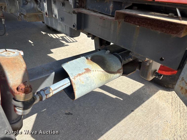 image for item EU7481 Kubota M6040 tractor