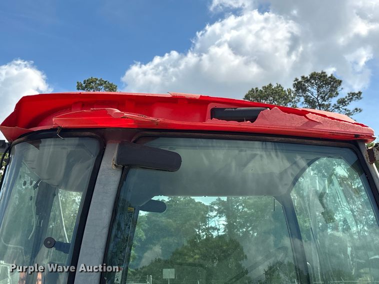 image for item EU7481 Kubota M6040 tractor