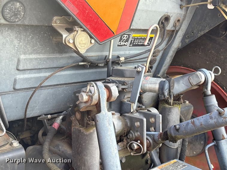 image for item EU7481 Kubota M6040 tractor