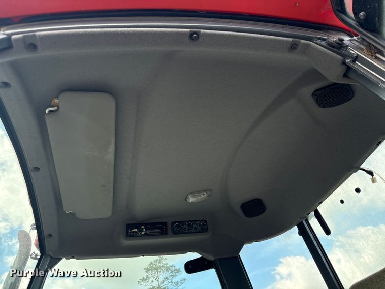 image for item EU7481 Kubota M6040 tractor