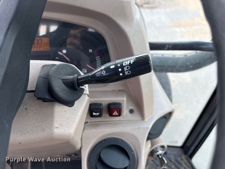 image for item EU7481 Kubota M6040 tractor