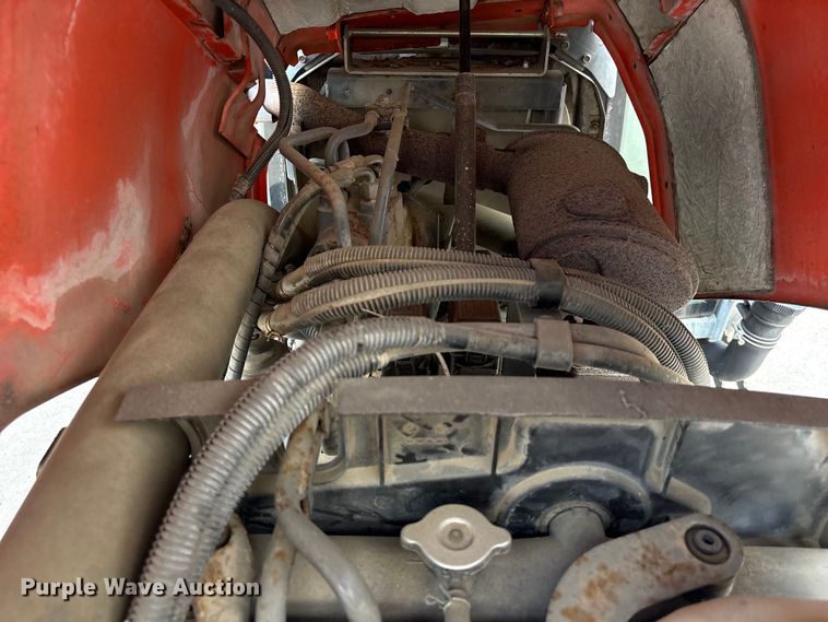 image for item EU7481 Kubota M6040 tractor