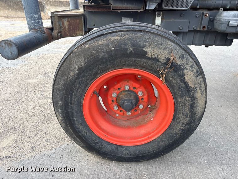 image for item EU7481 Kubota M6040 tractor