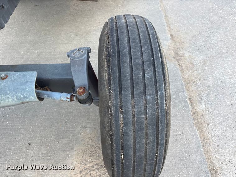 image for item EU7481 Kubota M6040 tractor