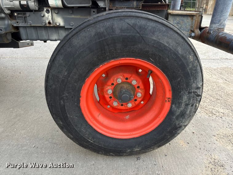 image for item EU7481 Kubota M6040 tractor