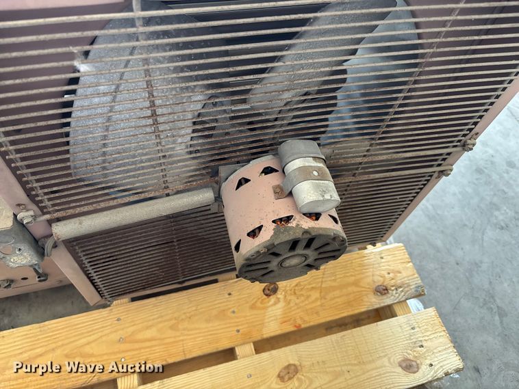 image for item EV2042 1997 Reznor FT200 heater