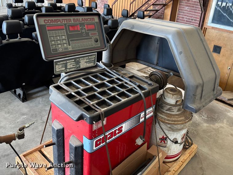 image for item EV2045 Coats 1025 Limited Edition tire balancer