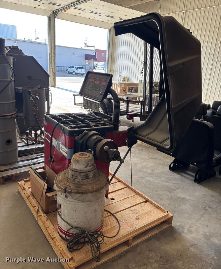 image for item EV2045 Coats 1025 Limited Edition tire balancer