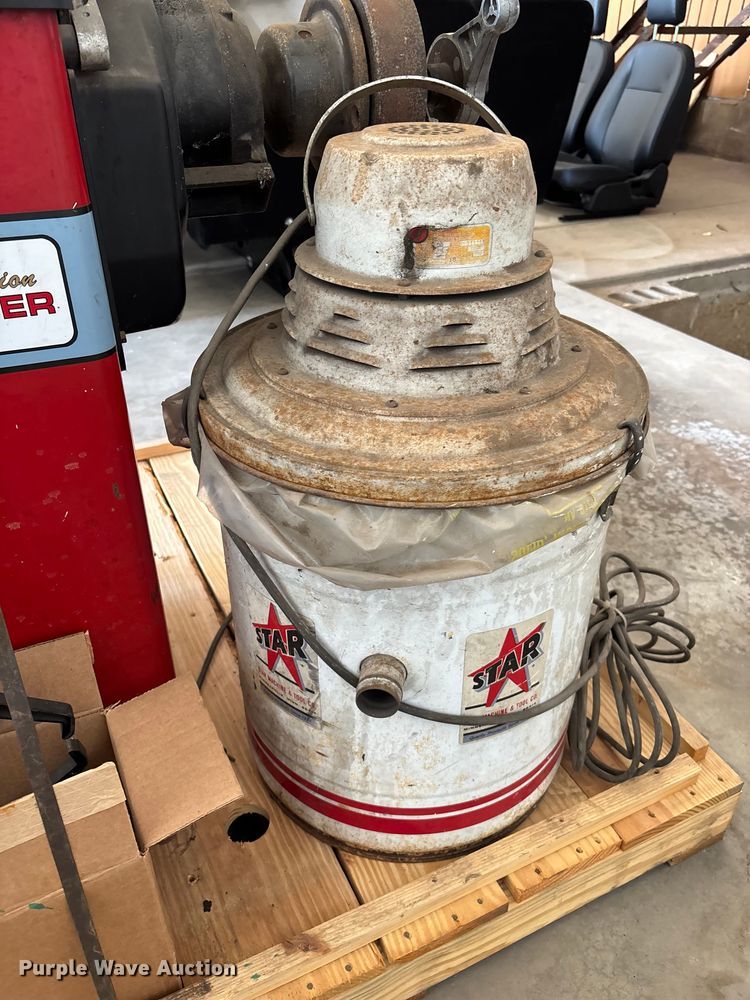 image for item EV2045 Coats 1025 Limited Edition tire balancer