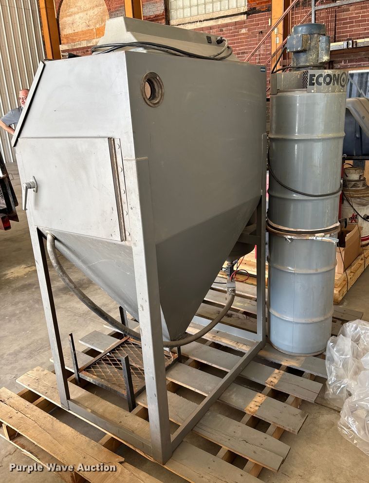 image for item EV2046 Econoline blast cabinet