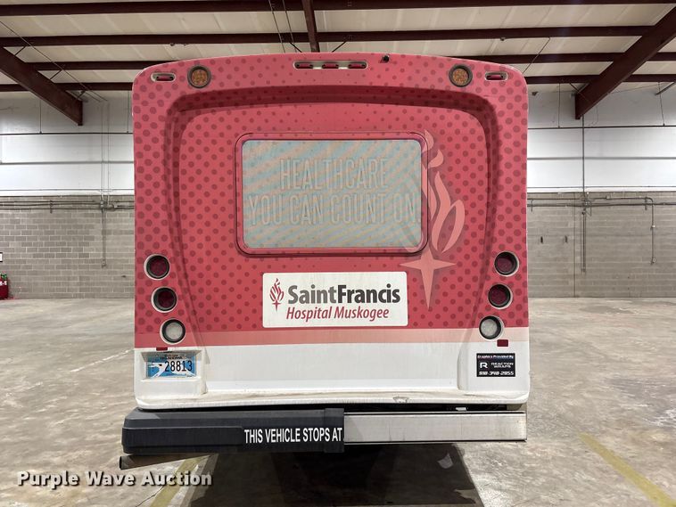 image for item EV2843 2019 Ford E450 shuttle bus