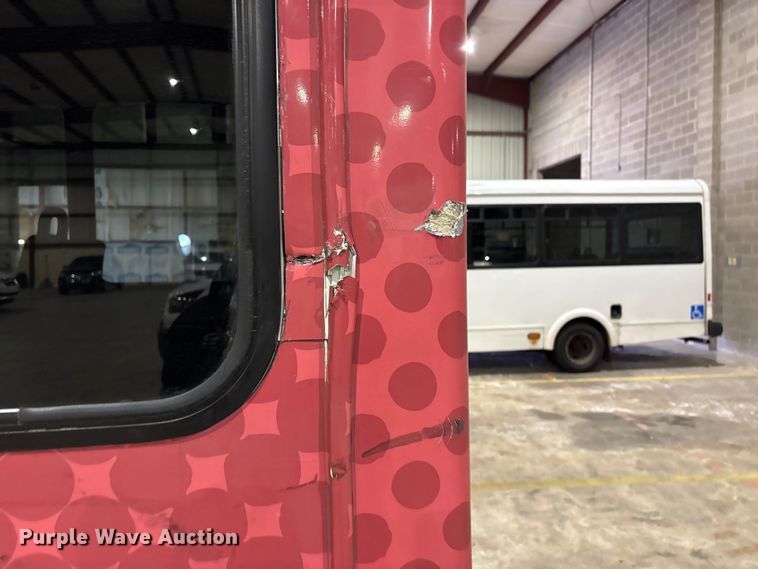 image for item EV2843 2019 Ford E450 shuttle bus