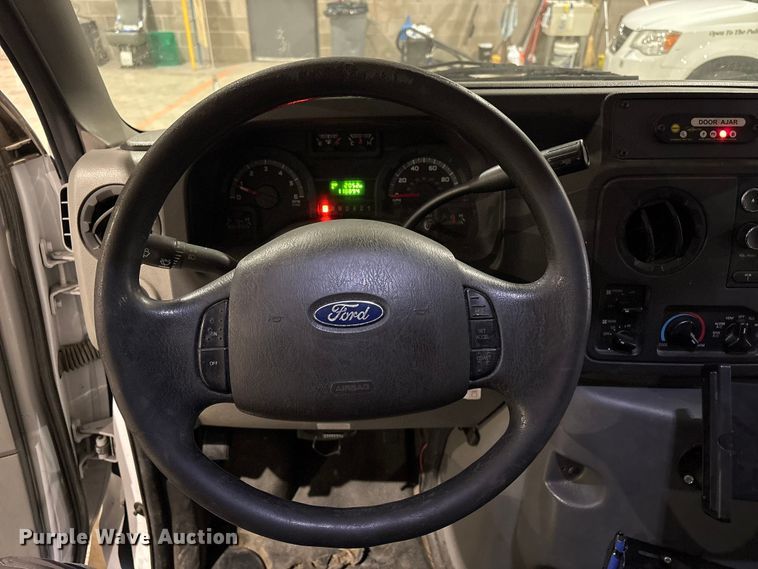 image for item EV2843 2019 Ford E450 shuttle bus