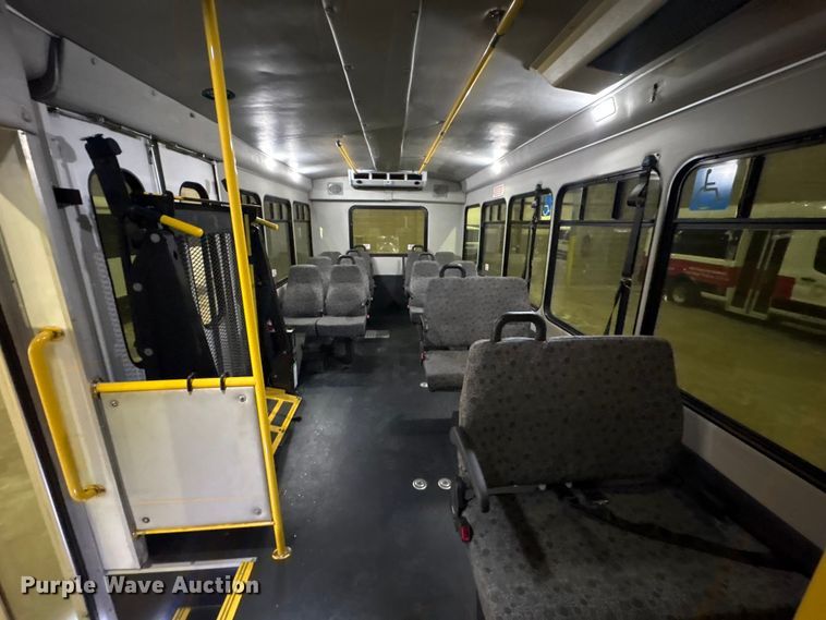 image for item EV2843 2019 Ford E450 shuttle bus