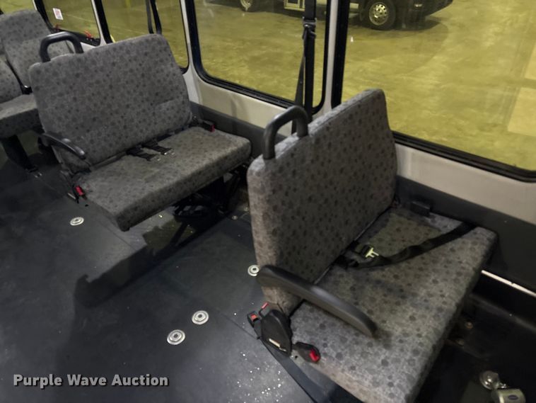 image for item EV2843 2019 Ford E450 shuttle bus