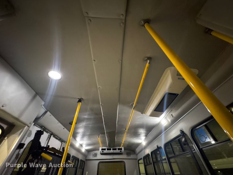 image for item EV2843 2019 Ford E450 shuttle bus