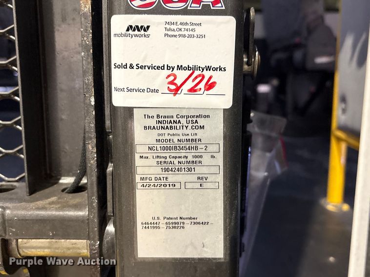 image for item EV2843 2019 Ford E450 shuttle bus