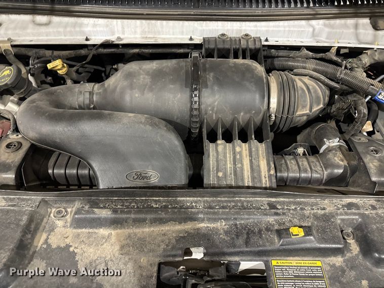 image for item EV2843 2019 Ford E450 shuttle bus