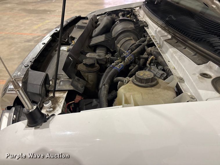 image for item EV2843 2019 Ford E450 shuttle bus