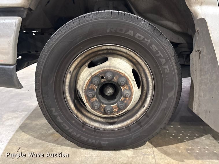 image for item EV2843 2019 Ford E450 shuttle bus