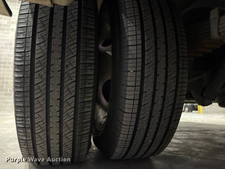 image for item EV2843 2019 Ford E450 shuttle bus