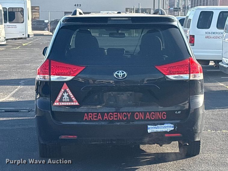 image for item EV2855 2014 Toyota Sienna van