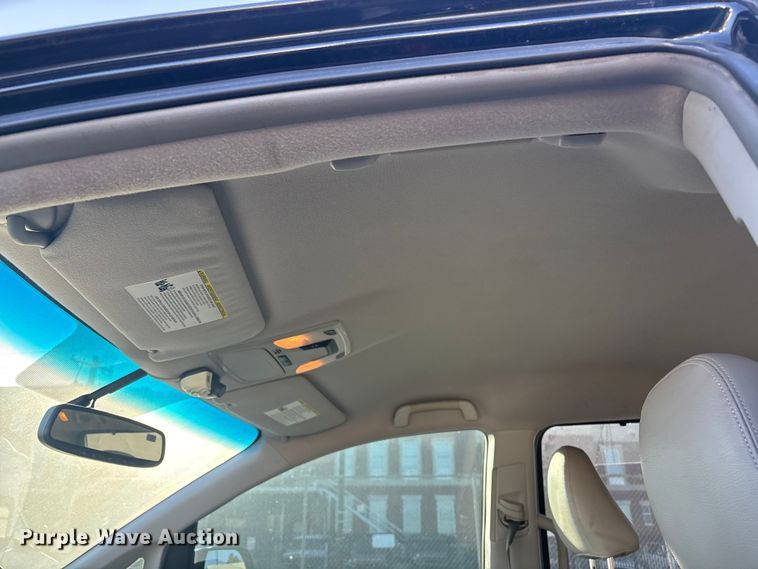 image for item EV2855 2014 Toyota Sienna van