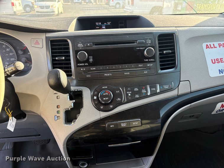 image for item EV2855 2014 Toyota Sienna van