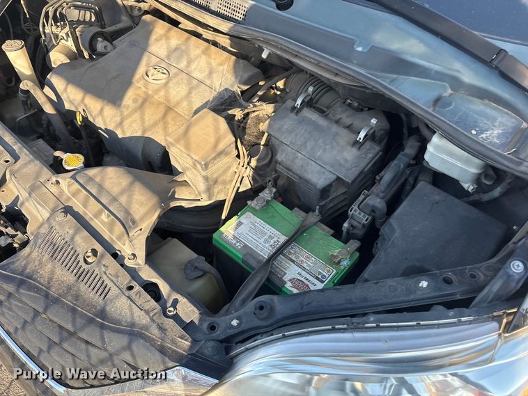 image for item EV2855 2014 Toyota Sienna van