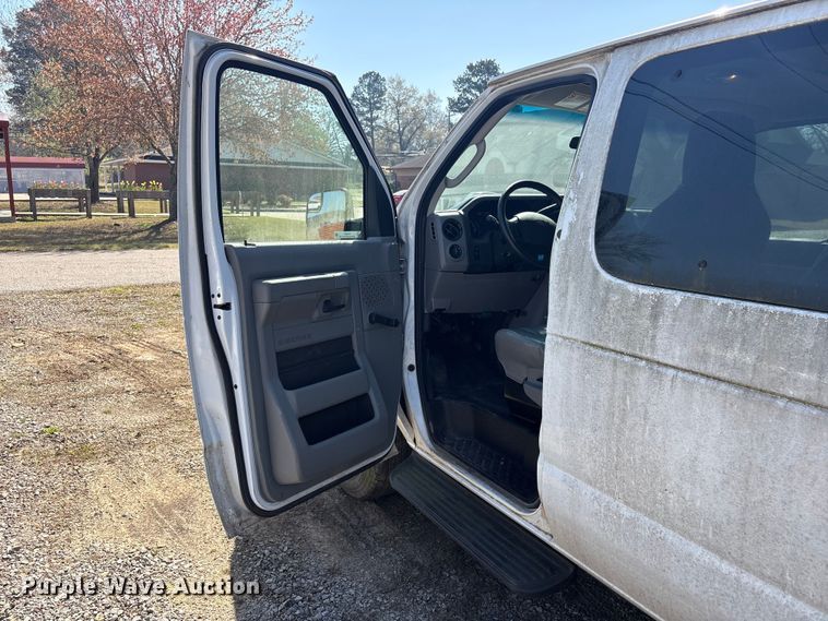 image for item EV2857 2014 Ford E350 van