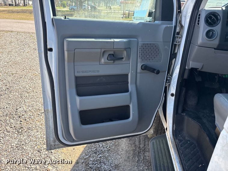 image for item EV2857 2014 Ford E350 van