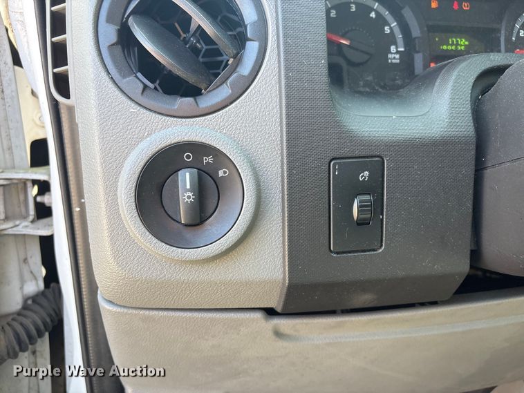 image for item EV2857 2014 Ford E350 van